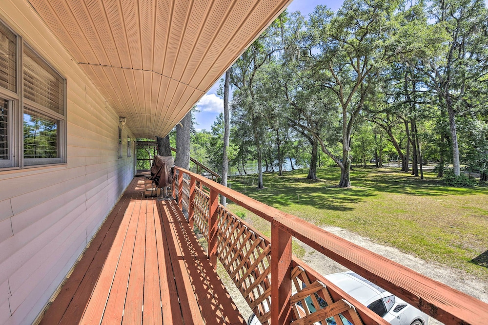 Charming Abode w Dock on the Suwannee River — Bell — photo 4