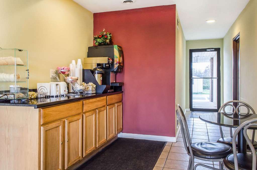 Rodeway Inn Shippensburg I 81 - photo 21
