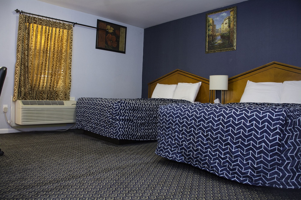 At 9 Motel - photo 13