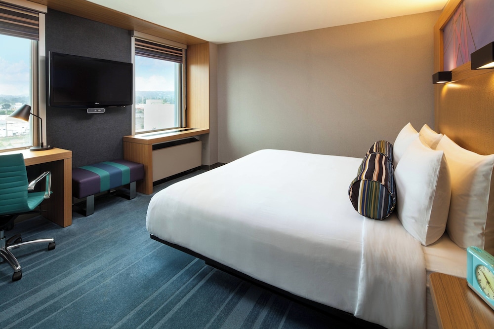 Aloft San Francisco Airport - photo 7
