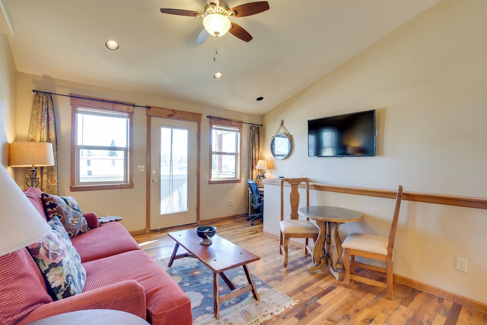 3 Blocks to Main St: Cozy Gunnison Retreat — hotel in Gunnison