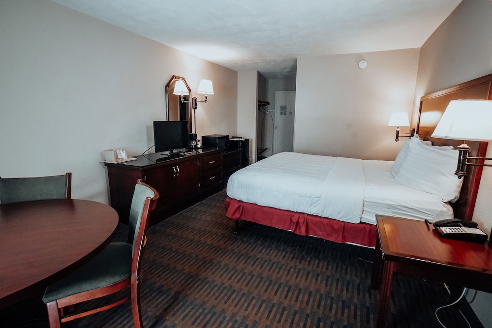 Lamplighter Inn & Suites North - photo 6