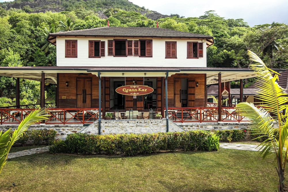 Niva Labriz Seychelles — Unknown City — photo 2