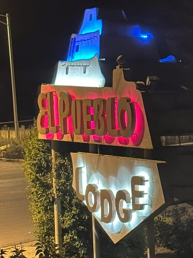 El Pueblo Lodge - photo 38