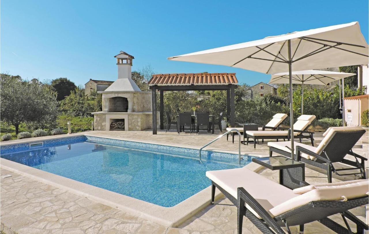 Holiday Home Barban 60 — 4-Star Luxury Hotel in Bale, Croatia