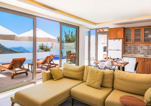 Secluded Sea View Family Escape Villa Bella 3 Lale — 4-Star Luxury Hotel in Uzumlu, Turkey