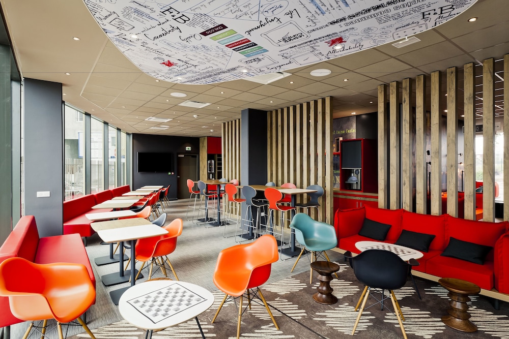 ibis Lyon Carre de Soie Hotel — hotel in Vaulx-En-Velin
