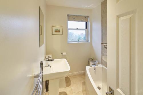Host Stay Richemont Cottage