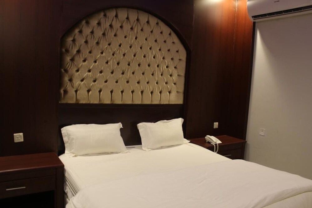 Abraj Twiq 2 — Riyadh — photo 4