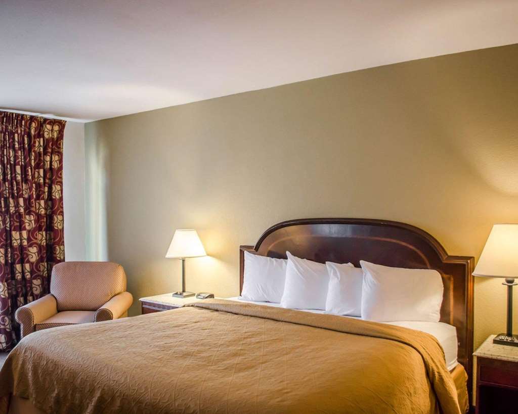 Quality Inn & Suites Pensacola Bayview - photo 8