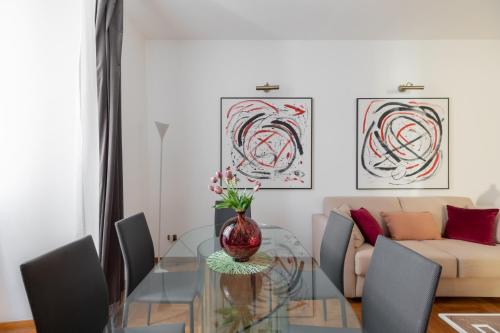 iFlat Red Roman Apartament — 4-Star Luxury Hotel in Rome, Italy