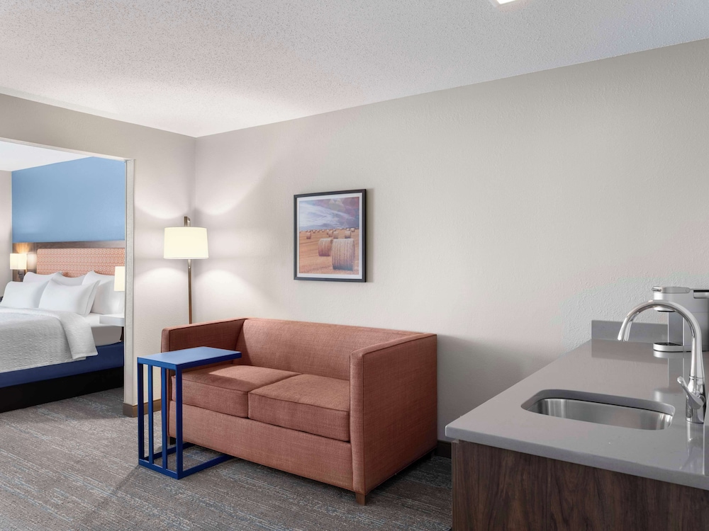 Hampton Inn Ottawa - photo 16