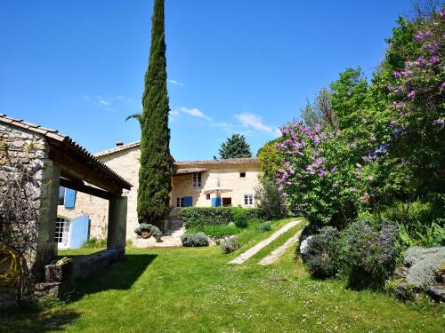 Mas Du Serre De Chabanas - carbon neutral hotel in Grane