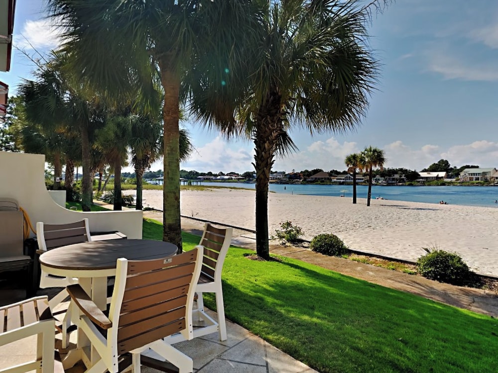 Banana Bay Townhome #13932 by Southern Vacation Rentals — 4-Star Luxury Hotel in Pensacola, United States