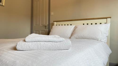 Spacious Double Room with Private Bathroom in Quiet Area Easy Access to Victoria & London Bridge — hotel in Lambeth