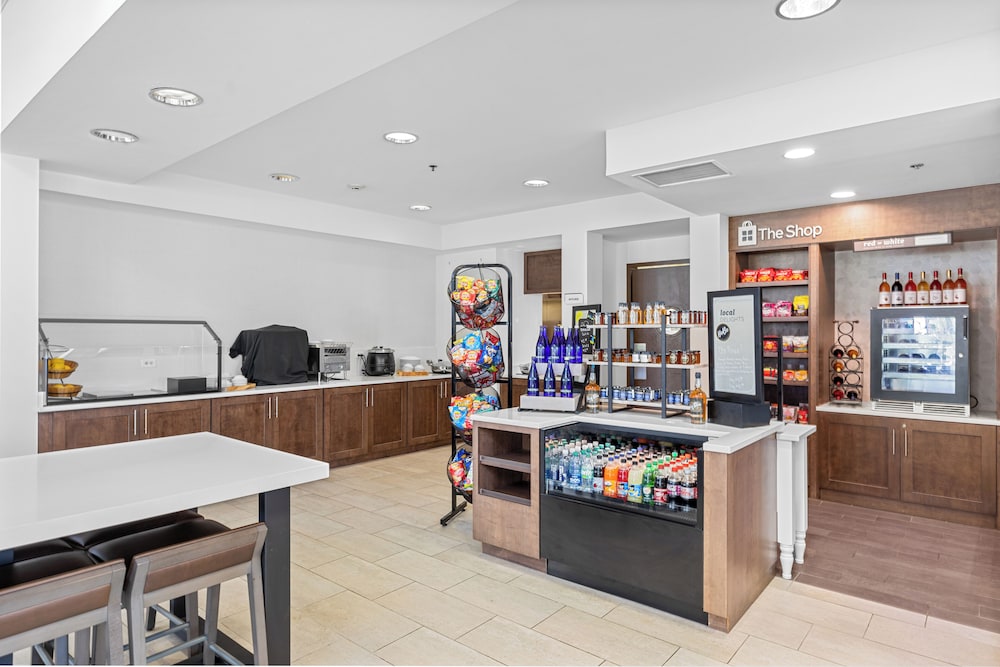 Hilton Garden Inn Syracuse - photo 43