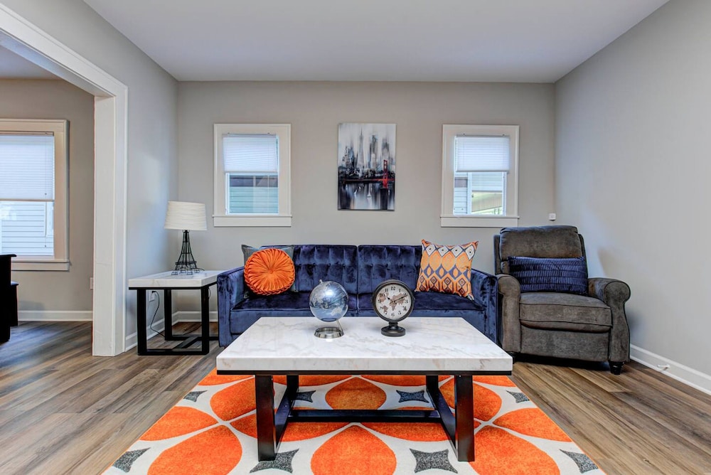 Chic Spacious Downtown Retreat in Indianapolis, United States