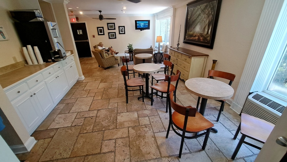 Saint Simons Inn by the Lighthouse - photo 179