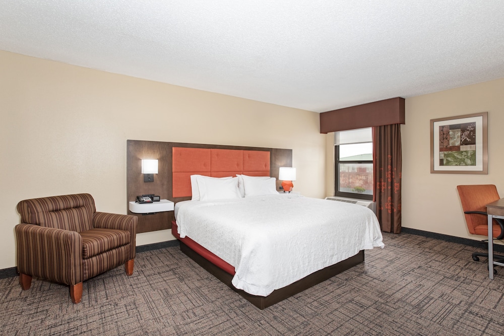 Hampton Inn Jonesboro - photo 6