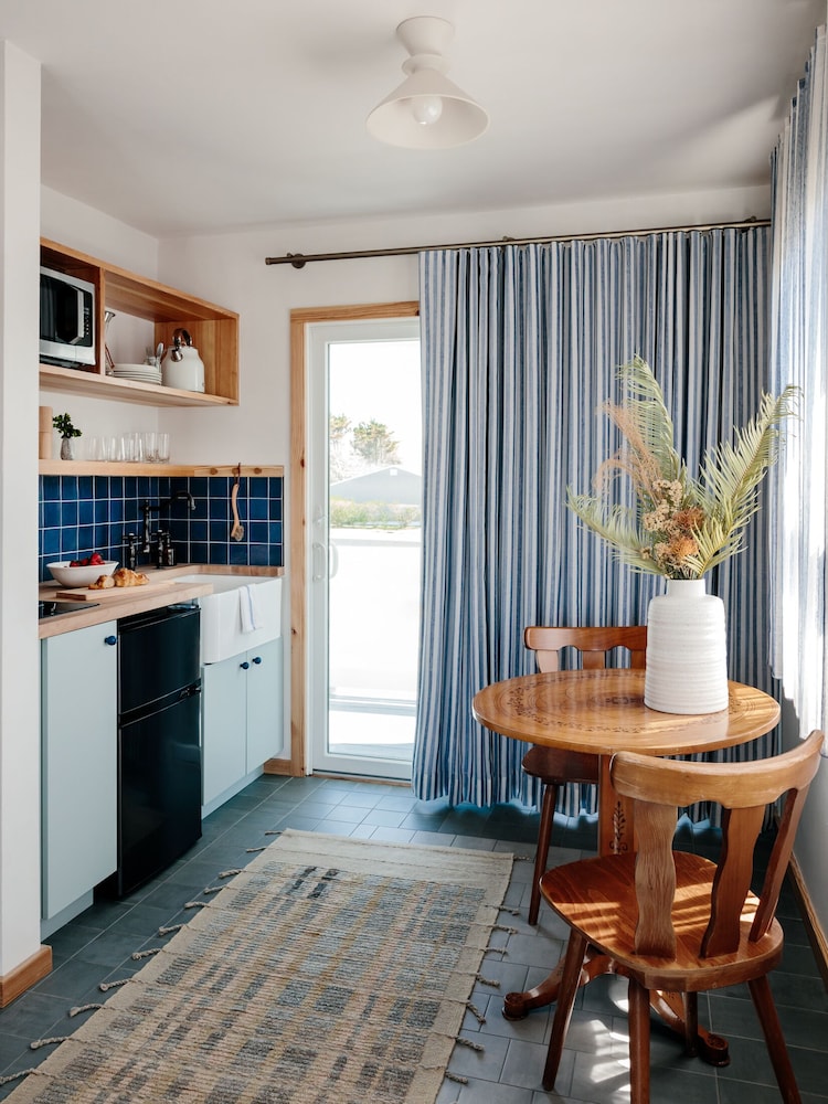 Daunt's Albatross Motel - photo 11