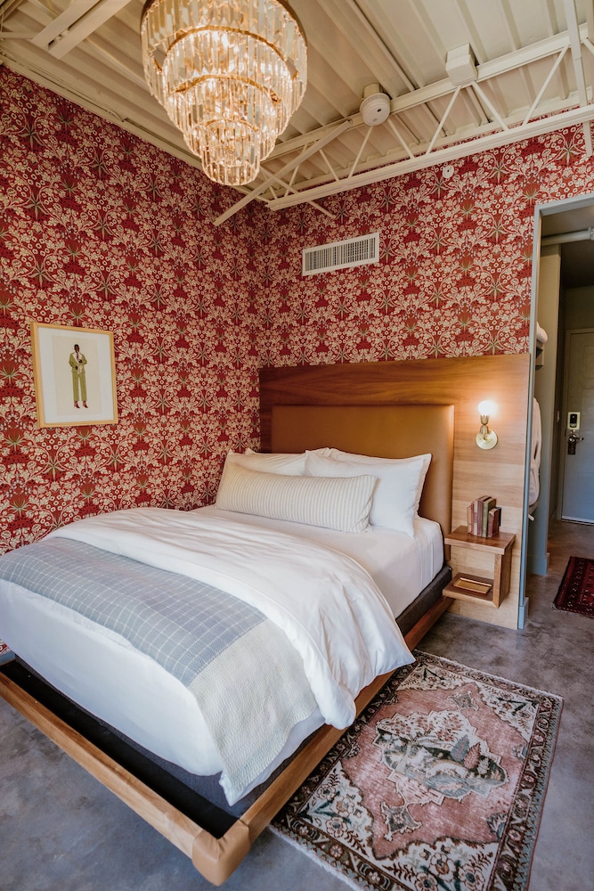 The Frances Modern Inn - photo 25