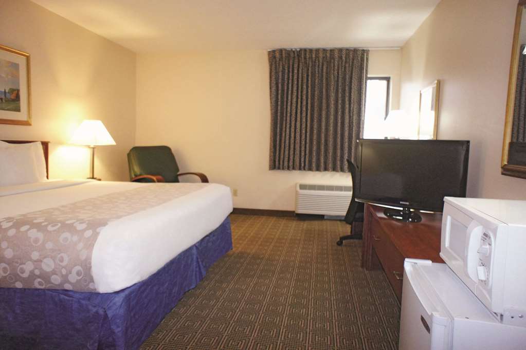 La Quinta Inn by Wyndham Omaha Southwest - photo 6