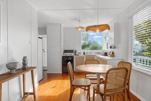 Soak up the Sun — hotel near Taupo Airport