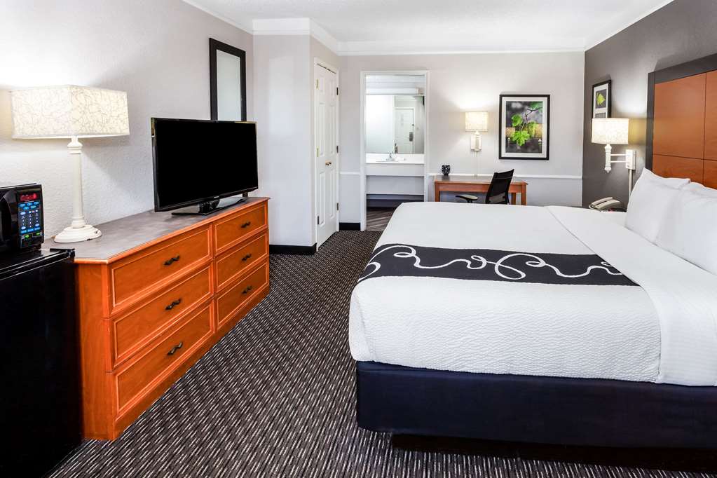 La Quinta Inn by Wyndham Laredo I 35 - photo 21