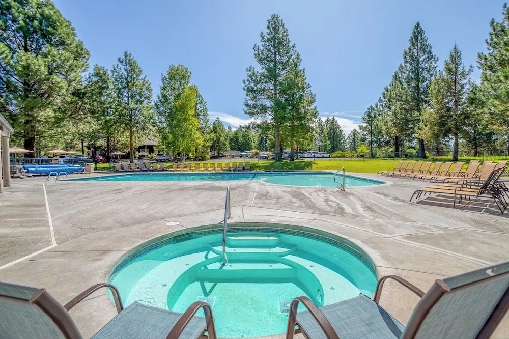 Scenic 1 Bedroom W Loft at Mount Bachelor Resort - photo 9