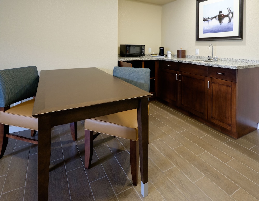 Hampton Inn Green Bay Downtown - photo 34