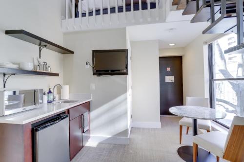 DuPont Place Boutique Inn - photo 88
