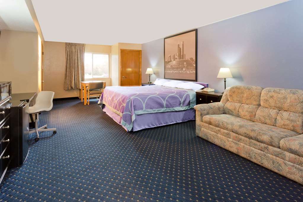 Super 8 by Wyndham Rockford I 90 Casino District - photo 10