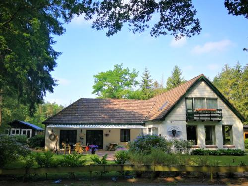 Herberg De Eexter Os - carbon neutral hotel in Gasselte