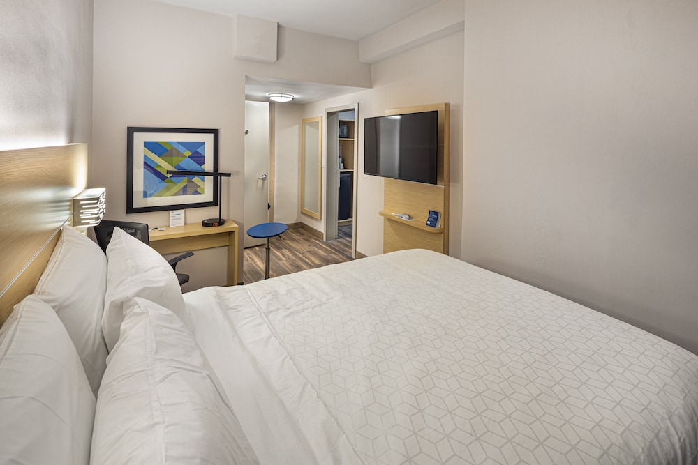 Holiday Inn Express & Suites Atlanta Downtown by IHG - photo 28
