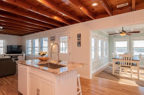 A Little Nauti by Oak Island Accommodations - photo 11