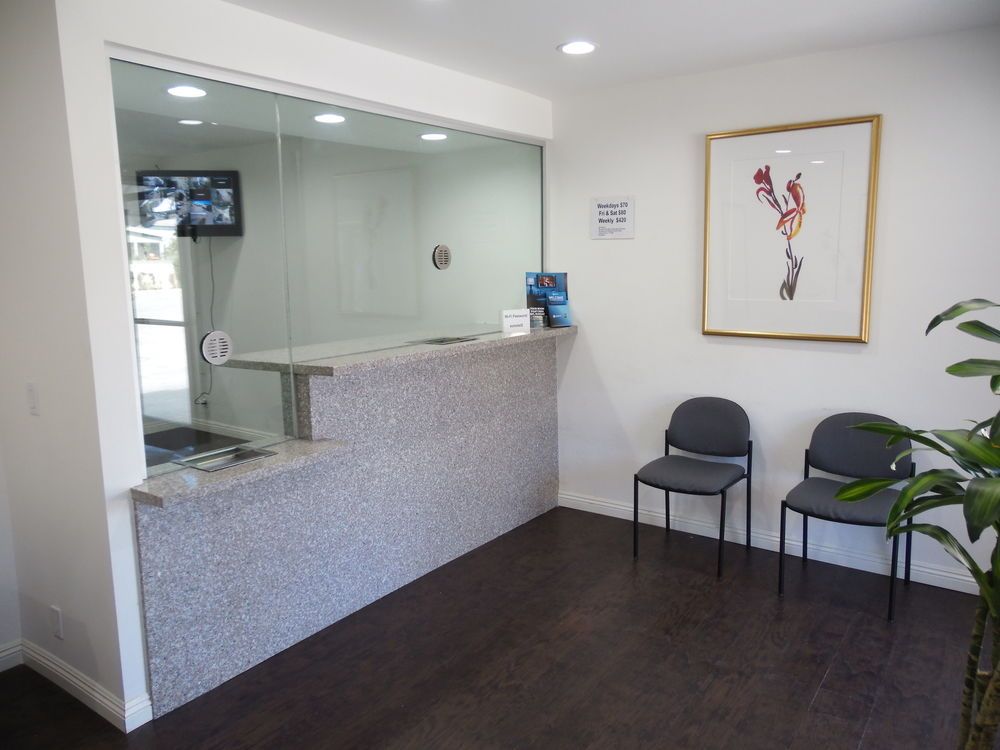 Ec Motel - photo 32