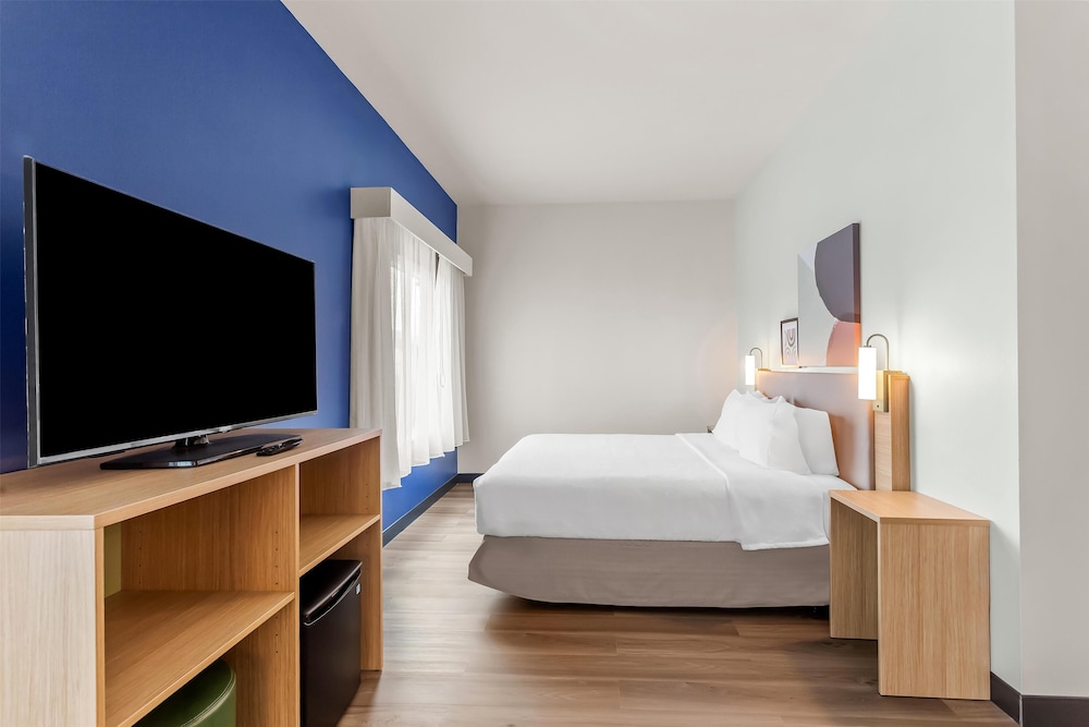 Spark by Hilton Oak Forest - photo 25