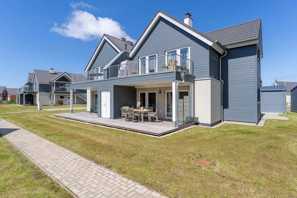 Ferienwohnung in Busum — 4-Star Luxury Hotel in Busum, Germany