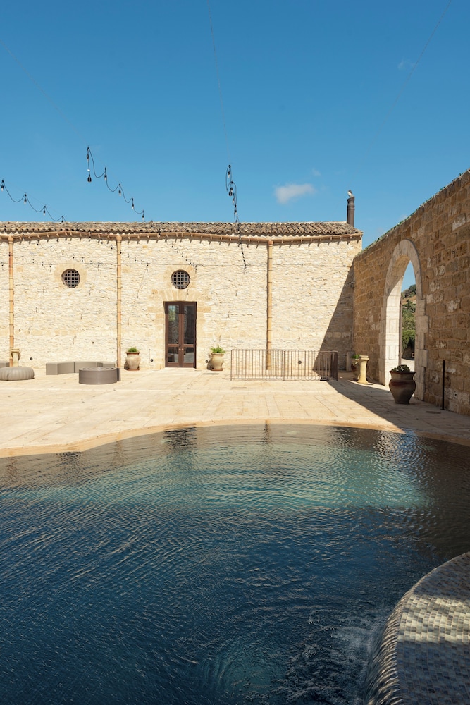 Baglio Passofondo — 5-Star Luxury Hotel in Alcamo, Italy