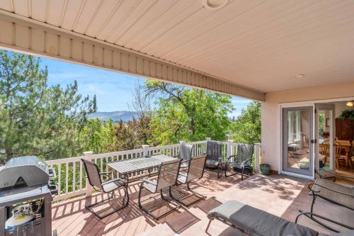 Over the River - carbon neutral hotel in Riverton