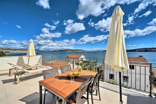 Domenico 50 m from the sea — 4-Star Luxury Hotel in Donji Seget, Croatia