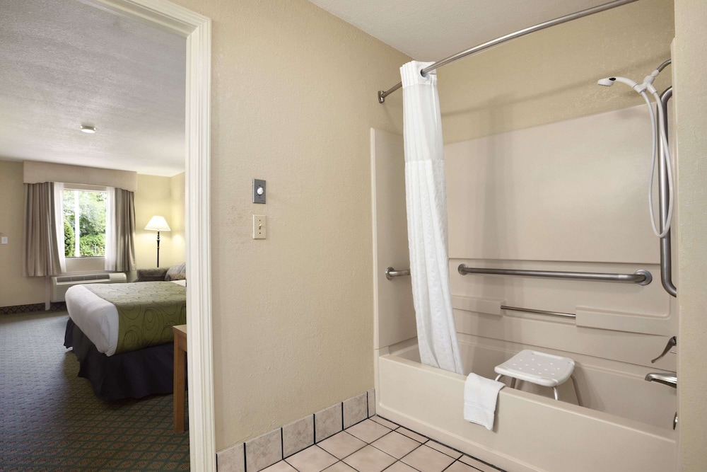 Days Inn & Suites by Wyndham Stuttgart - photo 11