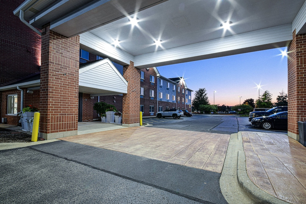 Holiday Inn Express Chicago NW Vernon Hills by IHG - photo 49