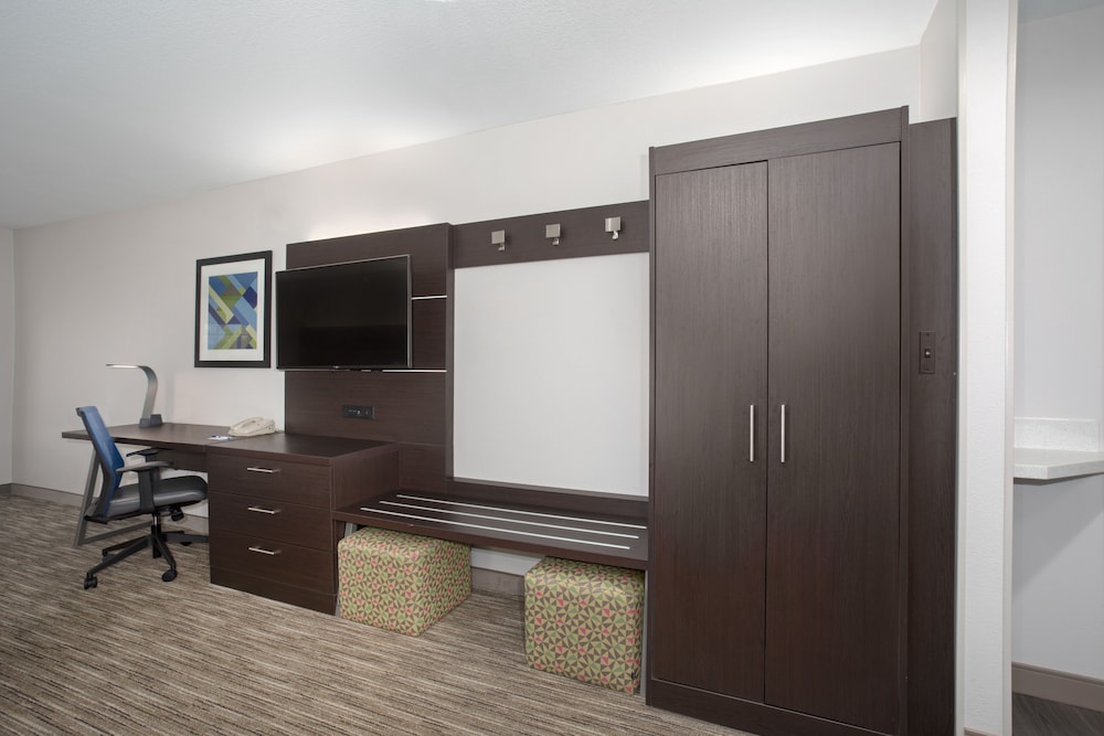 Holiday Inn Express Hotel & Suites Longmont by IHG - photo 14
