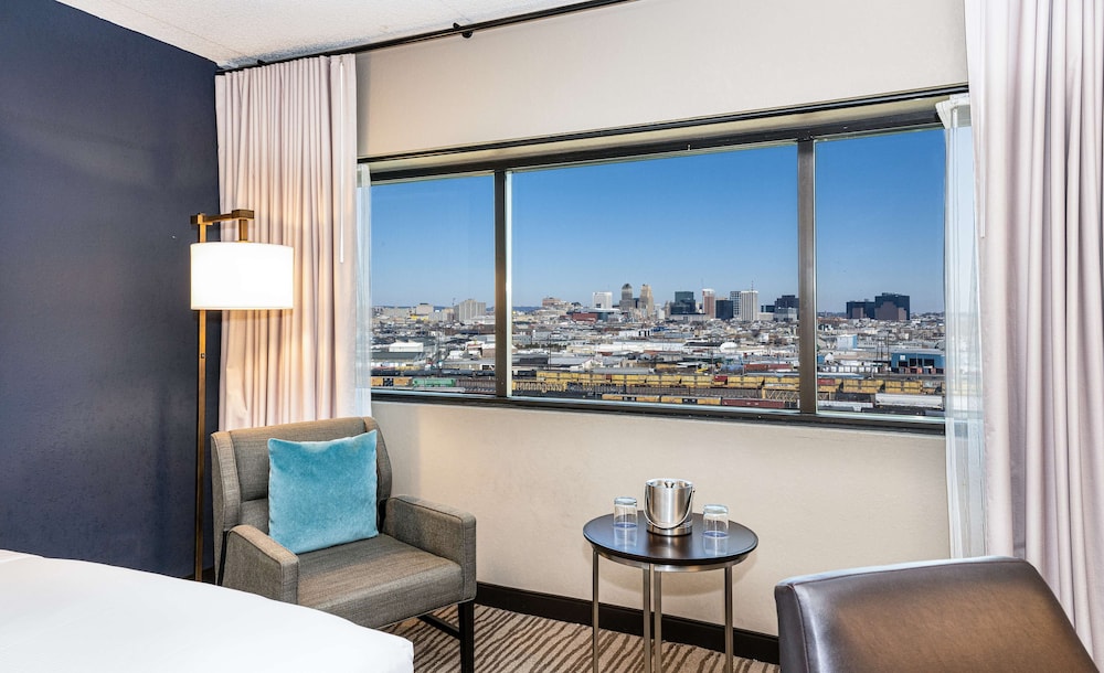 DoubleTree by Hilton Hotel Newark Airport - photo 34