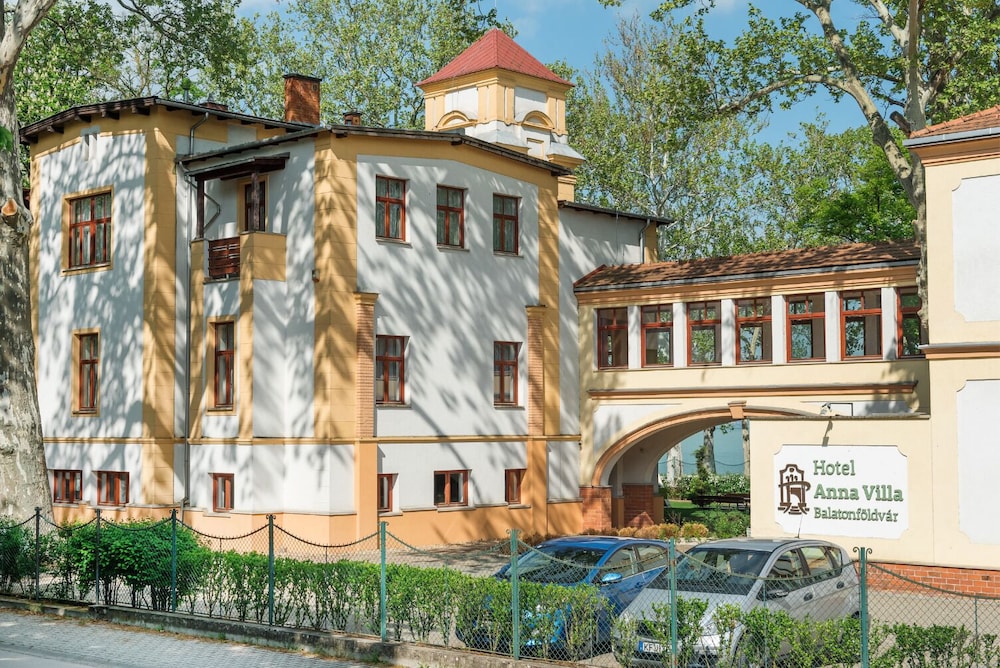Anna Mária Villa Hotel — hotel in Balatonfoldvar