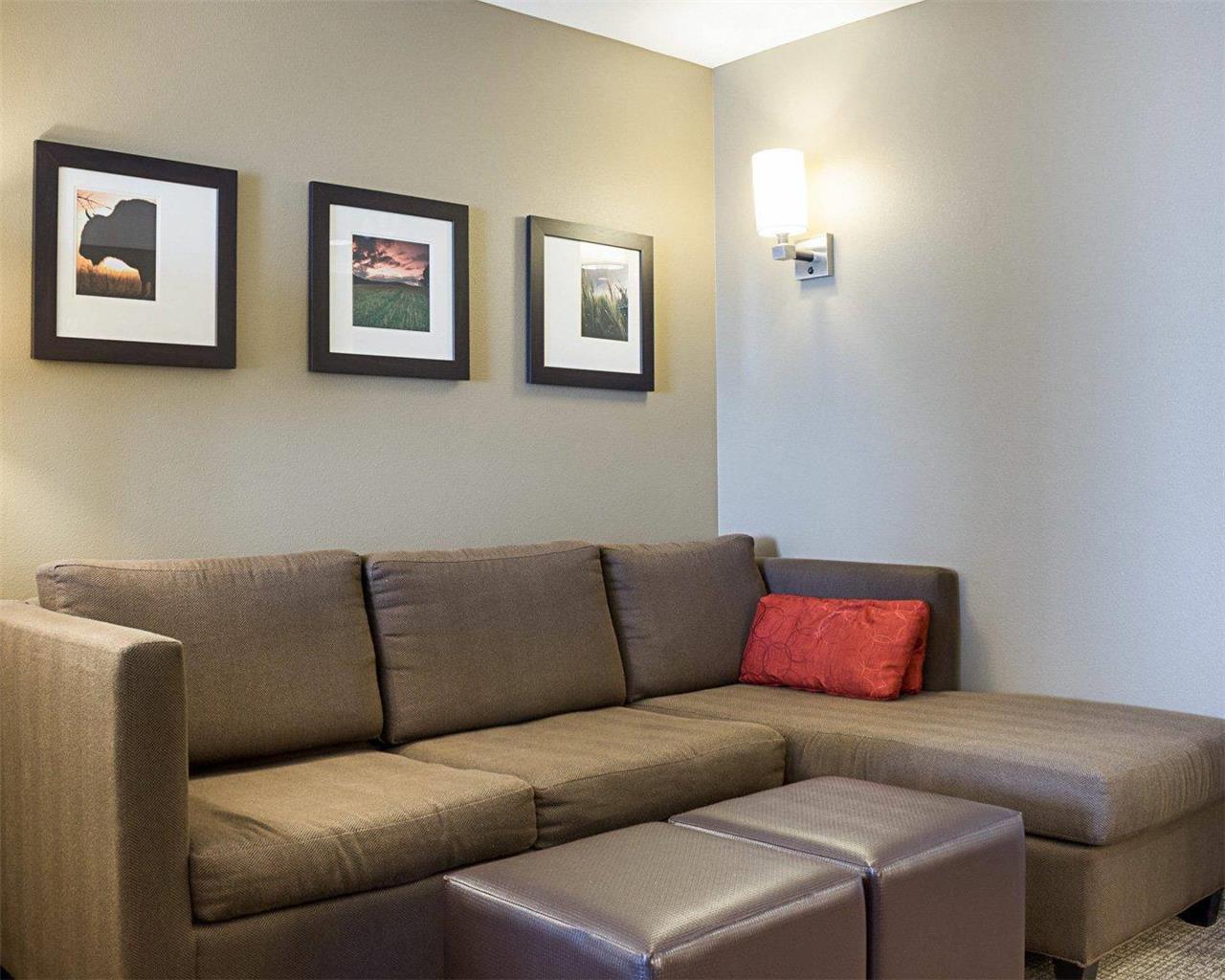 Comfort Suites Fargo Medical Center - photo 18