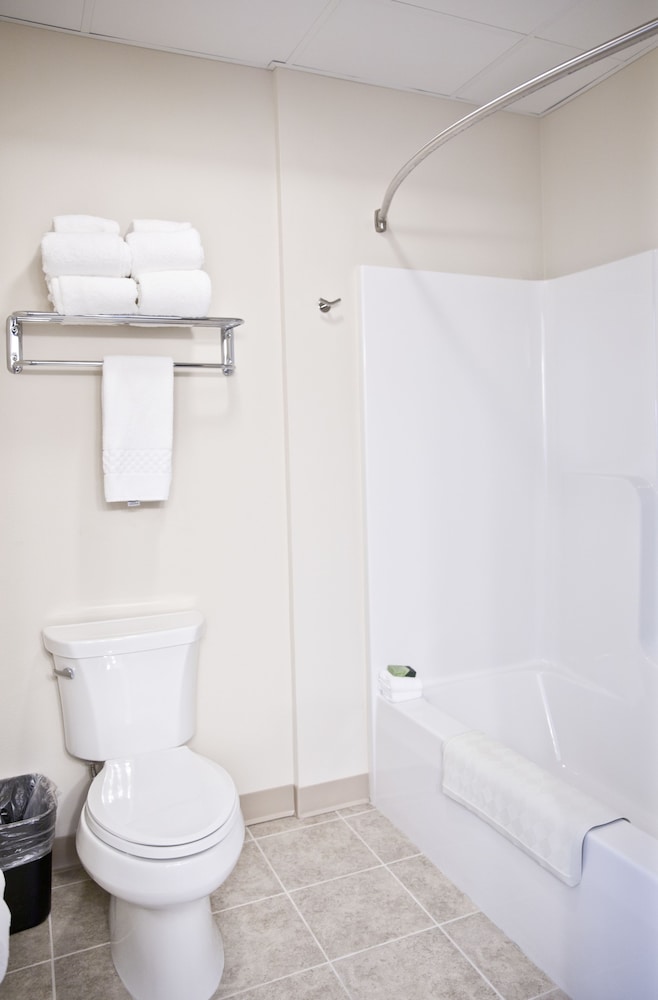 Cobblestone Inn & Suites Clarinda - photo 35
