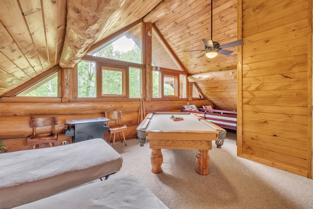 Royal Views Private Mountain Top Cabin 2 Bedroom Cabin by Heavenly Views Resort - photo 4