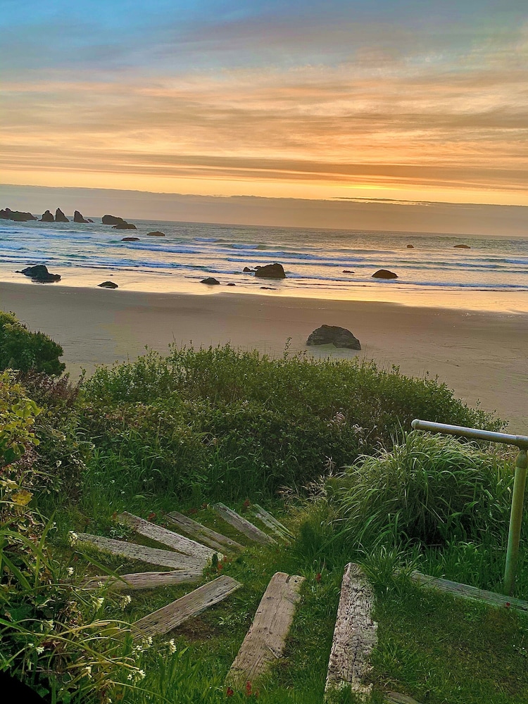 Sunset Oceanfront Lodging - photo 113